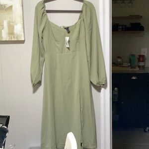 Elegant Green Long Sleeve Dress